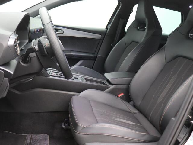 Cupra Leon Sportstourer 1.4 e-Hybrid VZ Adrenaline 245PK DSG Pano-Schuifdak, SOH 91,93%, Stoel-Stuurverwarming, Achteruitrijcamera, Side Assist, Keyless, Elektr. Achterklep, 19" LM Velgen