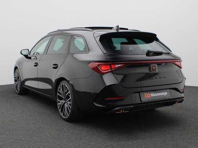 Cupra Leon Sportstourer 1.4 e-Hybrid VZ Adrenaline 245PK DSG Pano-Schuifdak, SOH 91,93%, Stoel-Stuurverwarming, Achteruitrijcamera, Side Assist, Keyless, Elektr. Achterklep, 19" LM Velgen