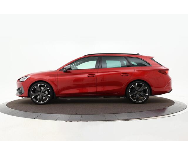 Cupra Leon Sportstourer 1.4 245pk DSG e-Hybrid VZ Performance · Camera · Keyless · Apple/Android Car Play · Elek. Trekhaak · Elek. Achterklep · Navi · 19'' Inch · garantie t/m 27-02-2027 of 90.000km