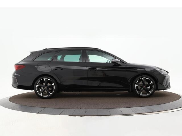 Cupra Leon Sportstourer 1.5 TSI 204pk DSG e-Hybrid Business · Camera · Apple/Android Car play · Elek. Trekhaak · Keyless · 18'' Inch · Garantie t/m 24-06-2028 of 90.000km