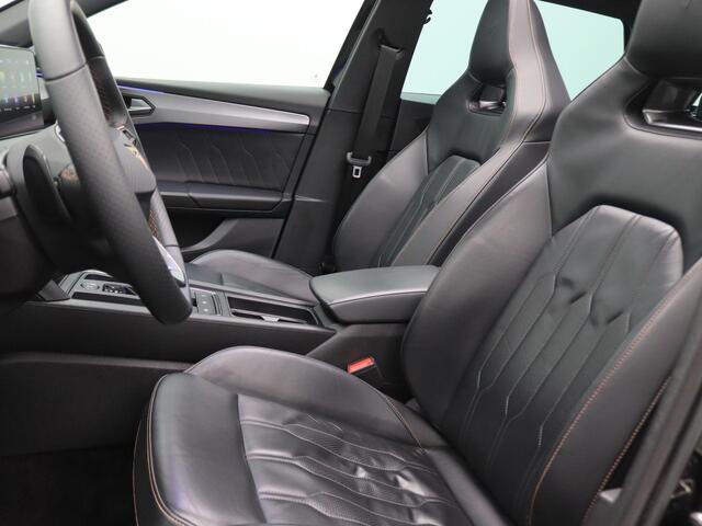 Cupra Leon Sportstourer 1.4 e-Hybrid VZ Black Edition 245PK DSG Pano-schuifdak, SOH 91%, leder, achteruitrijcamera, supersportstuur, elek. stoel, virtual pedal, stuur/stoelverwarming, keyless, 19'' lichtmetaal