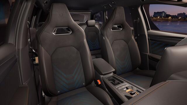 Cupra Leon Sportstourer 1.5 TSI e-Hybrid 272 6DSG VZ Performance | Achteruitrijcamera | Digitaal instrumentenpaneel (Virtual Cockpit) | Draadloze Apple CarPlay(TM), Android Auto(TM)