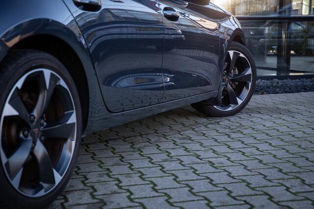 Cupra Leon Sportstourer 1.5 eTSI Business Edition , Trekhaak, Achteruitrijcamera, Apple Carplay/Android