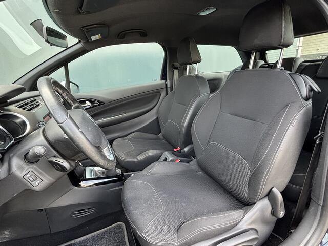 DS DS 3 BWJ 2017 1.2 82 PK So Chic AIRCO / CRUISE / CHROOM / LMV / TWO TONE LAK / LED