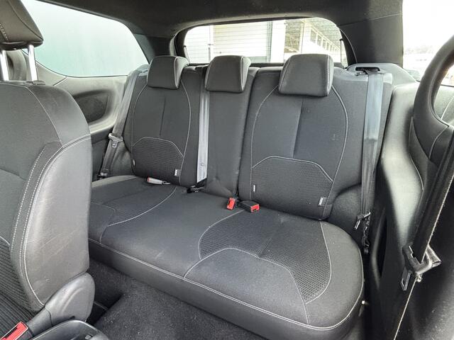 DS DS 3 BWJ 2017 1.2 82 PK So Chic AIRCO / CRUISE / CHROOM / LMV / TWO TONE LAK / LED