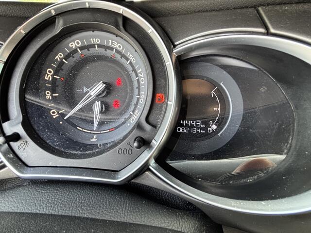 DS DS 3 BWJ 2017 1.2 82 PK So Chic AIRCO / CRUISE / CHROOM / LMV / TWO TONE LAK / LED