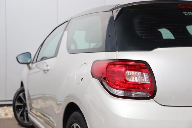 DS DS 3 1.2 PureTech Business 130PK Navigatie Bluetooth Clima Cruise PDC Carplay Android Auto Two Tone Parelmoer Wit