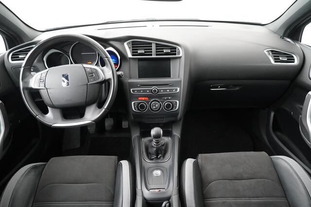 DS DS 4 BWJ 2017 1.2 131 PK Chic | NWE APK / CLIMA / CRUISE / NAVI / CAMERA / CARPLAY / LEDER-ALCANTARA / PRIVACY GLASS