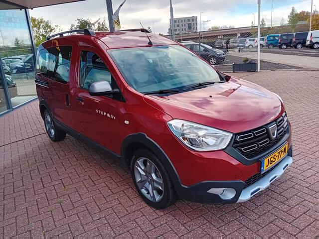 Dacia DOKKER 1.3 TCe Stepway, Airco, Multimediasysteem, Navigatie, Bluetooth, Parkeersensoren, Cruise control, Camera, Elektrische ramen en spiegels, Centrale vergrendeling met AB, Dealer onderhouden, BOVAG