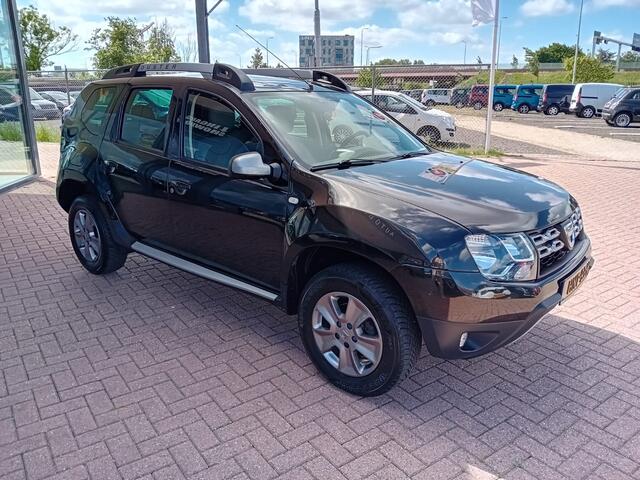 Dacia DUSTER 1.2 TCe 4x2 Prestige, Airco, Multimediasysteem, Navigatie, Bluetooth, Parkeersensoren, Camera, Cruise control, Stoelverwarming, Elektrische ramen en spiegels, Lichtmetalen velgen, Centrale vergrendeling met AB, Nette auto, Dealer onderhouden, BOVAG