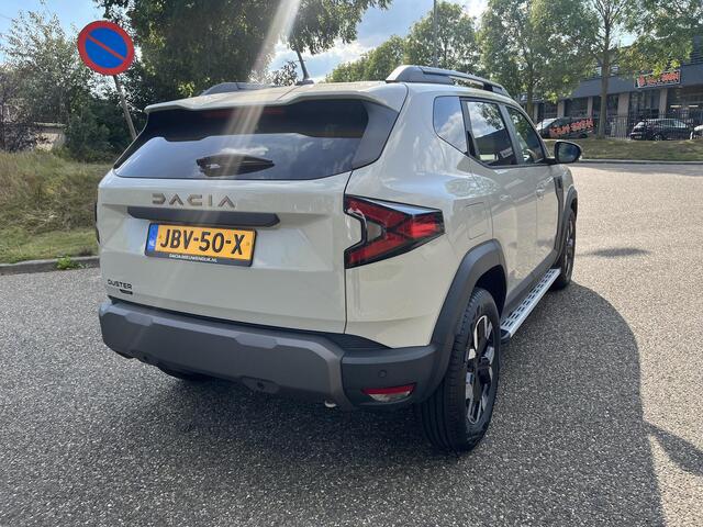Dacia DUSTER 1.6 Hybrid 140 Extreme APPLE CARPLAY ANDROID AUTO / VERWARMDE VOORSTOELEN / CLIMATE CONTROLE / CRUISE CONTROLE / PARKEERSENSOREN+CAMERA.