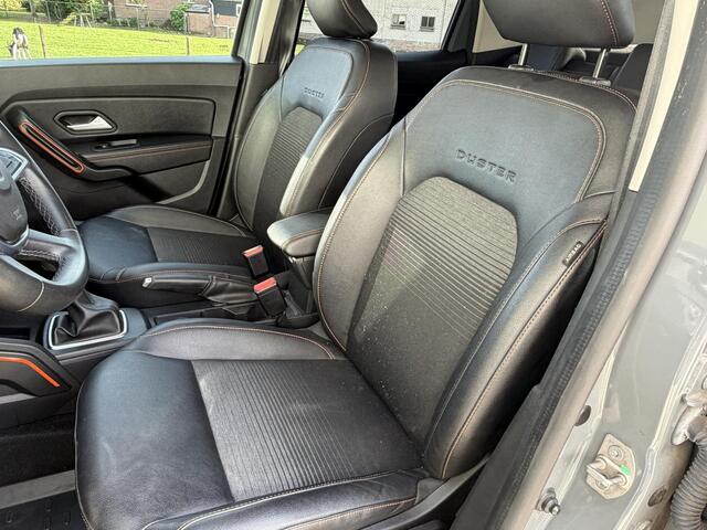 Dacia DUSTER 1.3 TCe 150 Journey / Navi / Camera / Clima / Trekhaak / Keyless / Carplay / 17" Lm Velgen / Stioelverwarming