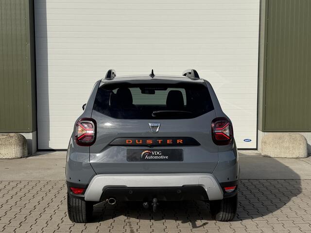 Dacia DUSTER 1.3 TCe 150 Journey / Navi / Camera / Clima / Trekhaak / Keyless / Carplay / 17" Lm Velgen / Stioelverwarming