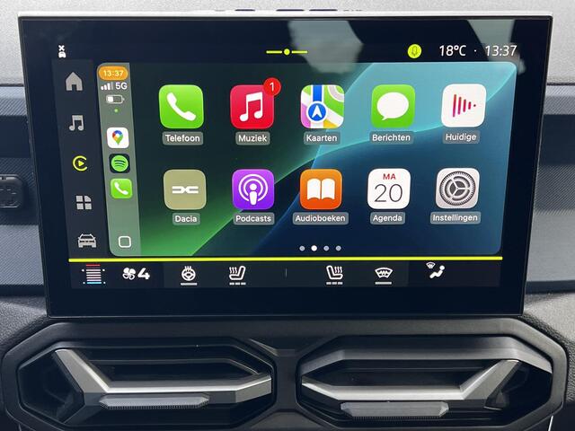 Dacia DUSTER 1.6 Hybrid 140 Expression Automaat / Dealer onderhouden / Pack Winter / Stuur- en stoelverwarming / Navigatie via Apple Carplay Android / Achteruitrijcamera / 17" LM wielen /