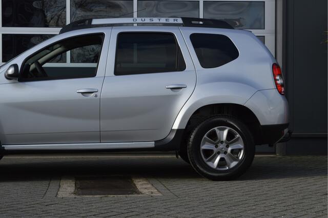 Dacia DUSTER 1.2 TCe 4x2 Lauréate | PDC/Airco/Trekhaak |