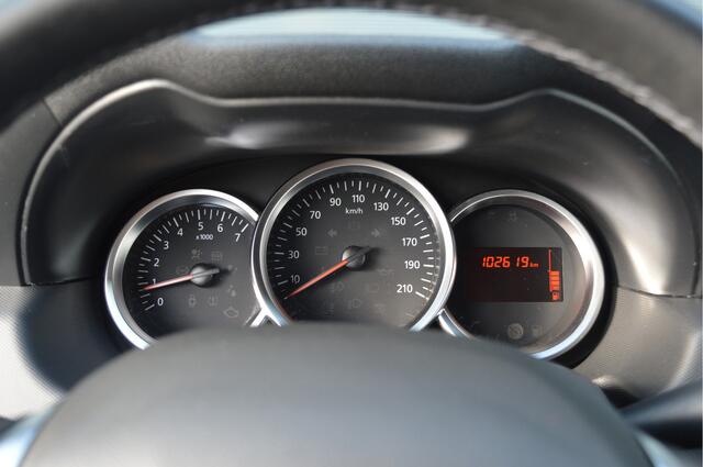 Dacia DUSTER 1.2 TCe 4x2 Lauréate | PDC/Airco/Trekhaak |