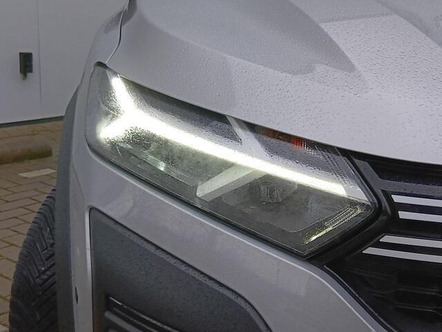 Dacia Jogger 1.0 TCe 110 Expression 7p. Navigatie / Parkeersensoren / Parkeercamera / All Season Banden