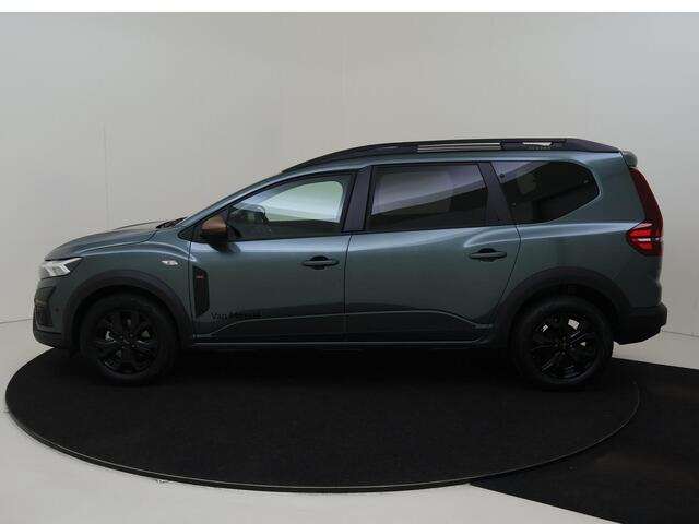 Dacia Jogger 1.0 TCe 110 Extreme 7p. Navigatie / Climate Control / Cruise Control / Apple Carplay & Android Auto / Parkeersensoren Voor en Achter / Camera Achter / (DEMO)
