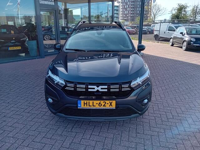 Dacia Jogger 1.0 TCe 110 Extreme Limited Edition 7p. Airco(automatisch), Carplay/Android auto, Navigatie, Cruise control, Parkeersensoren, Dode hoek detector, Camera, Keyless, Dimlicht automatisch, Regensensor, Stoelverwarming, Lichtmetalen velgen, Zeer nette auto, 1e