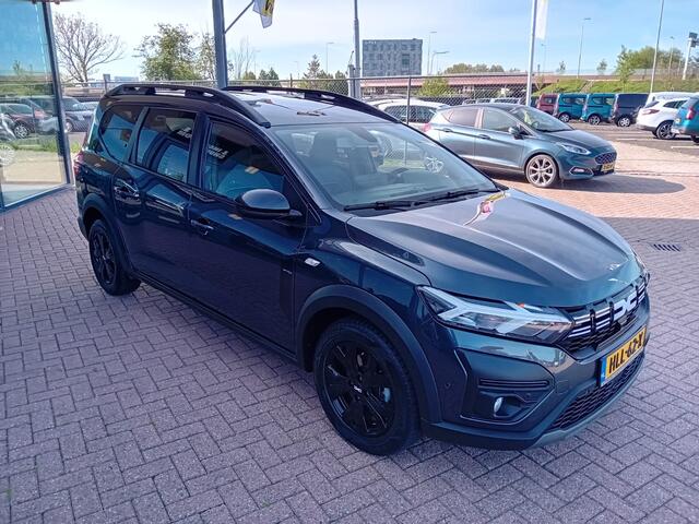 Dacia Jogger 1.0 TCe 110 Extreme Limited Edition 7p. Airco(automatisch), Carplay/Android auto, Navigatie, Cruise control, Parkeersensoren, Dode hoek detector, Camera, Keyless, Dimlicht automatisch, Regensensor, Stoelverwarming, Lichtmetalen velgen, Zeer nette auto, 1e