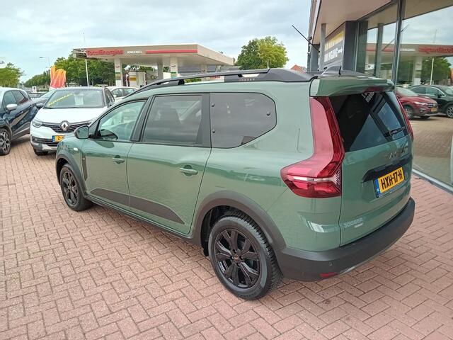 Dacia Jogger 1.6 Hybrid 140 Extreme 7p. Automaat, Airco(automatisch), Carplay/Android auto, Bluetooth, Cruise control, Parkeersensoren, Camera, Keyless, Digitaal instrumentenpaneel, Elektrische ramen en spiegels, Nieuwstaat, Fabrieksgarantie!!