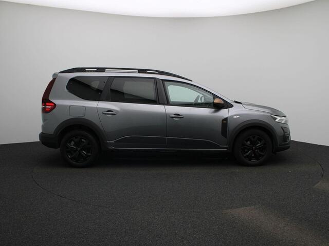 Dacia Jogger 1.0 TCe 110Pk Extreme 7p. | Apple & Android Carplay | Parkeersensoren & Camera Achter | Climate Control | Keyless Entry | Privacy Glass | Cruise Control | Lichtmetalen Velgen |