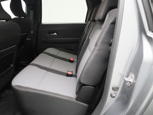 Dacia Jogger 1.0 TCe 110Pk Extreme 7p. | Apple & Android Carplay | Parkeersensoren & Camera Achter | Climate Control | Keyless Entry | Privacy Glass | Cruise Control | Lichtmetalen Velgen |