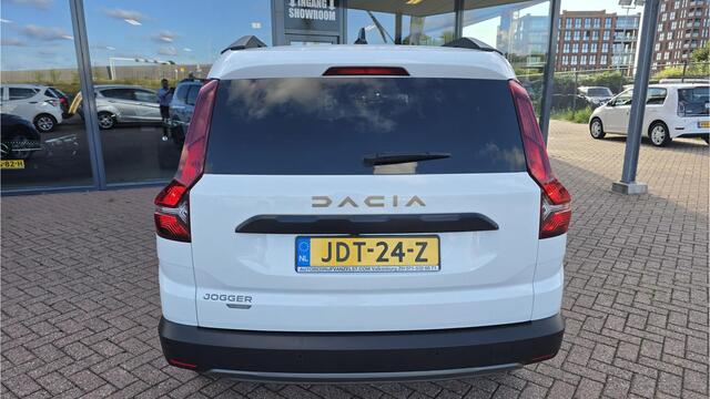 Dacia Jogger 1.6 Hybrid 140 Extreme 7p. Automaat, Airco(automatisch), Carplay/Android auto, Bluetooth, Cruise control, Parkeersensoren, Camera, Keyless, Digitaal instrumentenpaneel, Elektrische ramen en spiegels, Nieuwstaat, Fabrieksgarantie!!