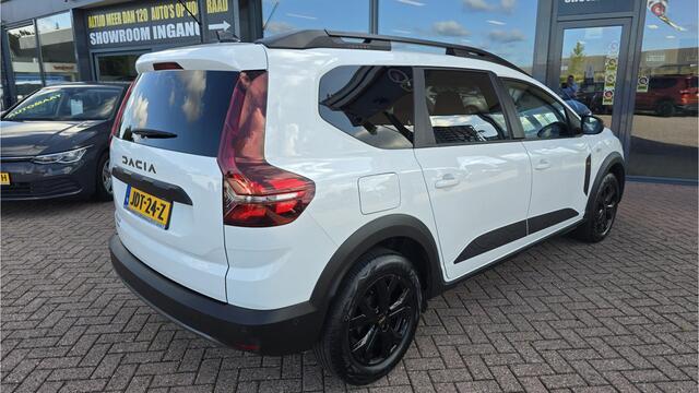 Dacia Jogger 1.6 Hybrid 140 Extreme 7p. Automaat, Airco(automatisch), Carplay/Android auto, Bluetooth, Cruise control, Parkeersensoren, Camera, Keyless, Digitaal instrumentenpaneel, Elektrische ramen en spiegels, Nieuwstaat, Fabrieksgarantie!!