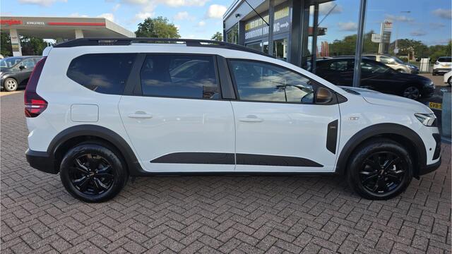 Dacia Jogger 1.6 Hybrid 140 Extreme 7p. Automaat, Airco(automatisch), Carplay/Android auto, Bluetooth, Cruise control, Parkeersensoren, Camera, Keyless, Digitaal instrumentenpaneel, Elektrische ramen en spiegels, Nieuwstaat, Fabrieksgarantie!!