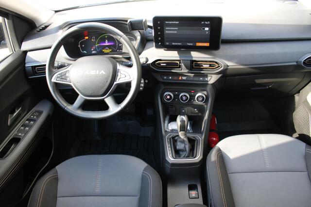 Dacia Jogger 1.6 Hybrid 140 Extreme 5p. | Stoelverwarming | Dodehoeksensoren | Navi | Apple/Android Auto | PDC V+ A | Achteruitrijcamera | All seasons
