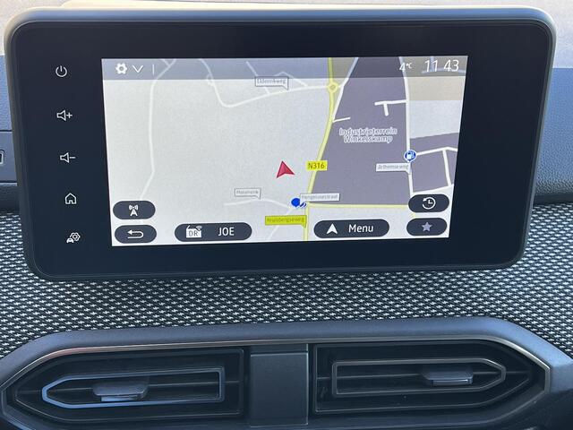 Dacia Jogger 1.0 TCe 110 Extreme 7p. / Zeven persoons / Trekhaak 1.200 kg / Navigatie / Stoelverwarming / Achteruitrijcamera / Dode hoek detectie / Apple Carplay Android / 16" LM wielen /