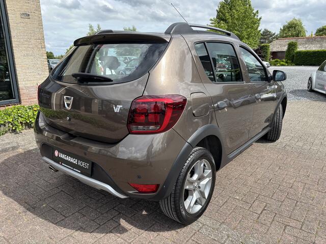 Dacia SANDERO 0.9 TCe Stepway Laureate Navigatie / Parkeersensors