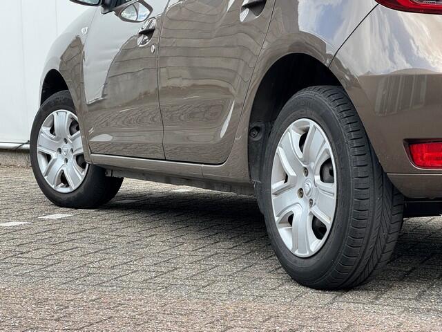 Dacia SANDERO 0.9 TCe Laureate met Navigatie, Cruise Controle, DAB, Airconditioning