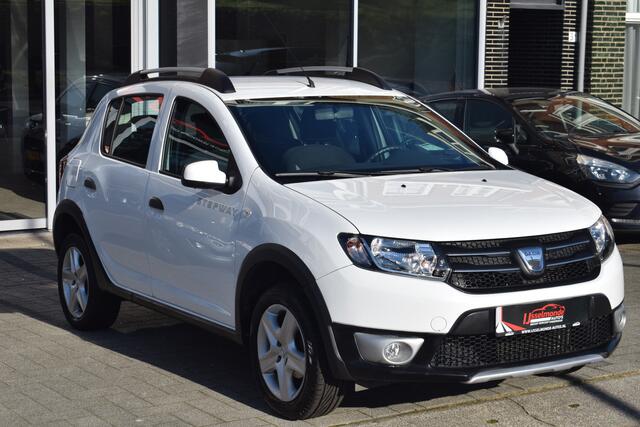Dacia SANDERO 0.9 TCe S&S Stepway Lauréate PDC Navi Cruise Airco