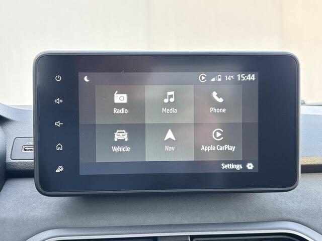 Dacia SANDERO Stepway 1.1 TCe 110 Extreme Handgeschakeld / Fabrieksgarantie tot 12-2027 / Pack Extreme / Dealer onderhouden / Keyless Entry & Start / Apple Carplay Android Auto / Stoelverwarming / Achteruitrijcamera / Cruise control /