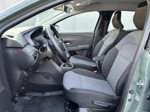 Dacia SANDERO Stepway 1.1 TCe 110 Extreme Handgeschakeld / Fabrieksgarantie tot 12-2027 / Pack Extreme / Dealer onderhouden / Keyless Entry & Start / Apple Carplay Android Auto / Stoelverwarming / Achteruitrijcamera / Cruise control /