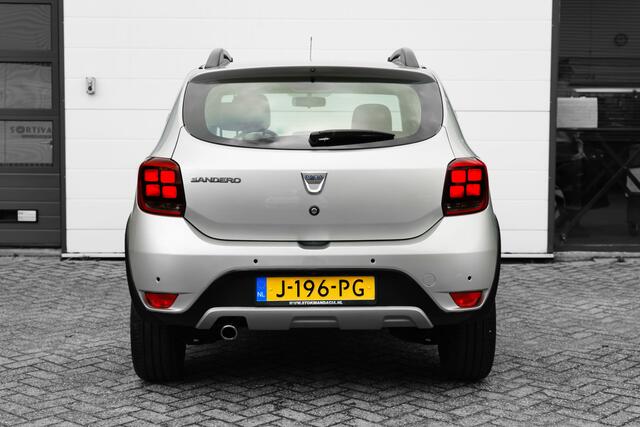 Dacia SANDERO 0.9 TCe Easy-R Stepway Serie Limitee 15th Anniv. | AUTOMAAT | Camera achter | ECC | NAVI | | incl. Bovag rijklaarpakket met 12 maanden garantie |