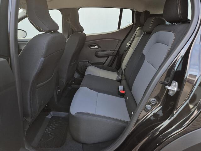 Dacia SANDERO Stepway 1.1 TCe 110 Extreme Handgeschakeld / Fabrieksgarantie tot 12-2027 / Pack Extreme / Allseason banden / Stoelverwarming / Cruise control / Achteruitrijcamera / Apple Carplay Android Auto / Keyless Entry/Start /