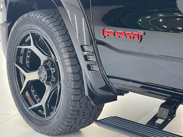 Dodge 1500 Ram 5.7 V8 Limited RED Widebody Carway Edition