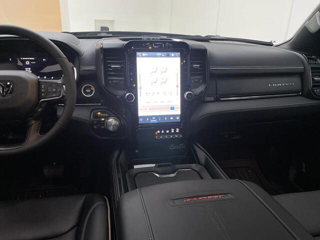 Dodge 1500 Ram 5.7 V8 Limited RED Widebody Carway Edition