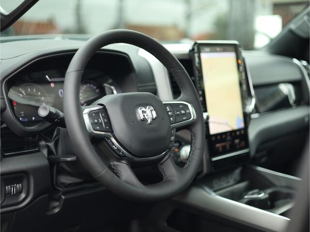 Dodge 1500 Ram 2025 3.0L HURRICANE LARAMIE Night Premium | BPM VRIJ | NIEUW | Color Pack | Panoramadak | Luchtvering