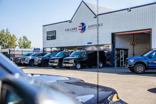 Dodge 1500 Ram Big Horn Night 3.0L l6 420pk 4x4 Crew Cab | BPM-vrij leverbaar