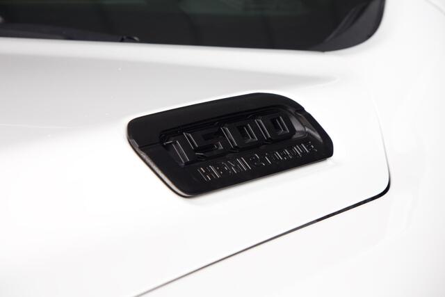 Dodge 1500 Ram 5.7 V8 4x4 Crew Cab Limited Dominator | Luchtvering| Pano | Fenders | 360 Camera |