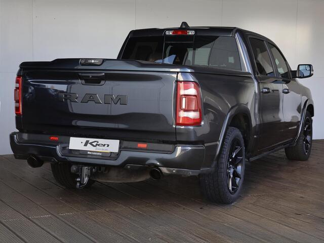 Dodge 1500 Ram 5.7 V8 4x4 Crew Cab Laramie Night | Panoramadak | Luchtvering | Groot Navigatie | Elektrisch Sidebars |