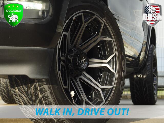 Dodge 1500 RAM | Limited | 5.7 V8 | 4x4 | Crew Cab | Striping | 22 inch Wheels | LPG | Panorama |