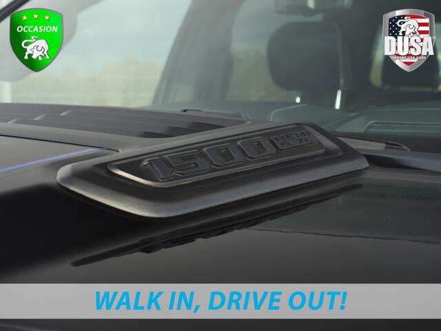 Dodge 1500 RAM | Limited | 5.7 V8 | 4x4 | Crew Cab | Striping | 22 inch Wheels | LPG | Panorama |