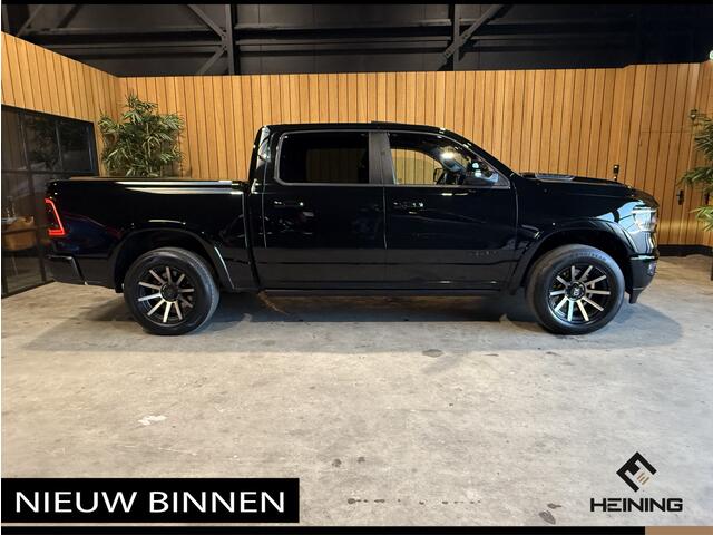 Dodge 1500 Ram 5.7 V8 4x4 Crew Cab Laramie Sport. Black Edition. Apple-carplay. Navi. Pano. NAP