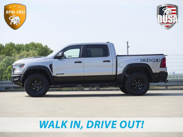 Dodge RAM PICKUP | RHO | 3.0L Twin-Turbo I6 | 4x4 | Crew Cab TWIN-TURBO HIGH OUTPUT | Panoramadak | 14,4-inch Touchscreen | Passenger Display | Getoonde accessoires zijn verkrijgbaar tegen meerprijs