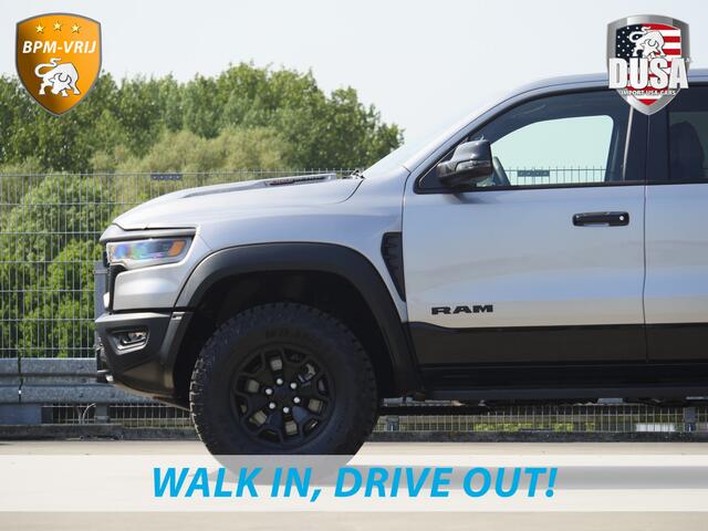Dodge RAM PICKUP | RHO | 3.0L Twin-Turbo I6 | 4x4 | Crew Cab TWIN-TURBO HIGH OUTPUT | Panoramadak | 14,4-inch Touchscreen | Passenger Display | Getoonde accessoires zijn verkrijgbaar tegen meerprijs